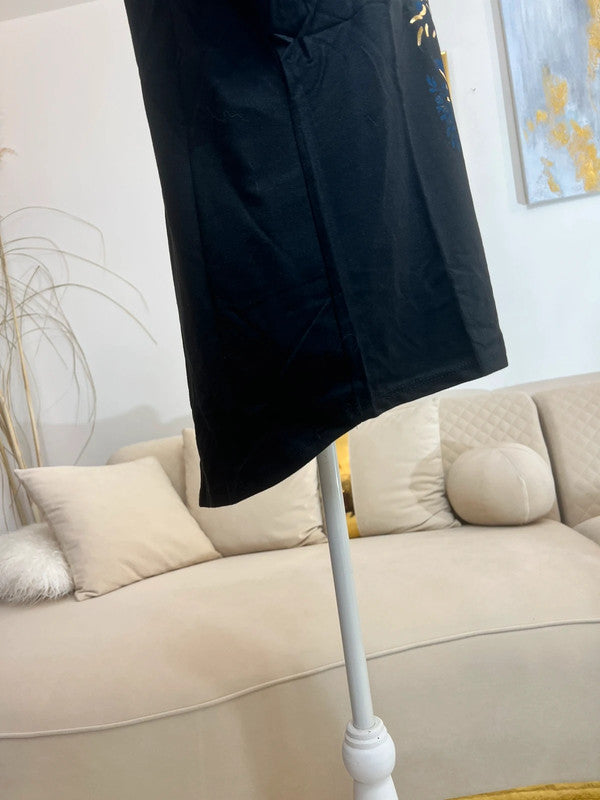 T-shirt nera con stampa dorata – Made in Italy