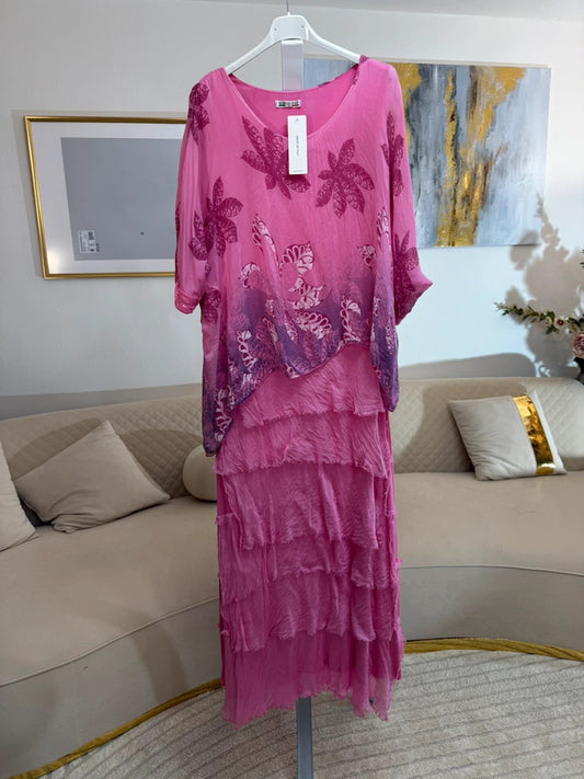 Abito lungo rosa in seta e viscosa con balze