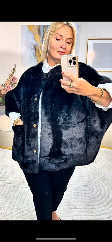 Poncho in eco-pelliccia nera