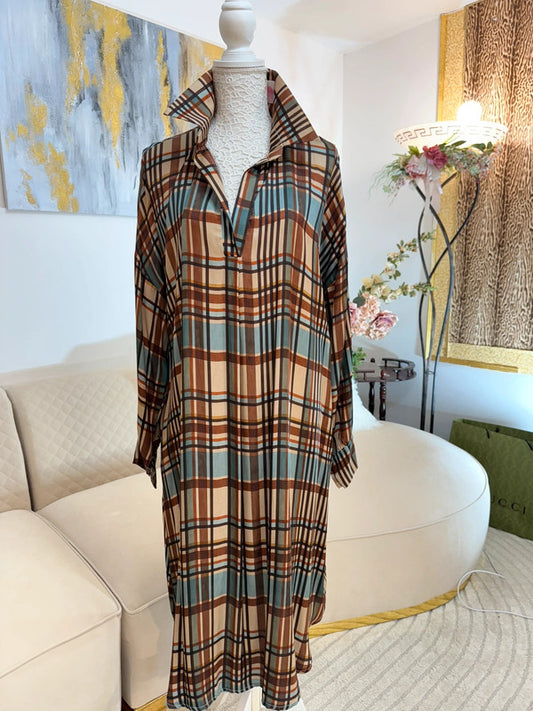 Abito-camicia a quadri nei toni caldi 🤎