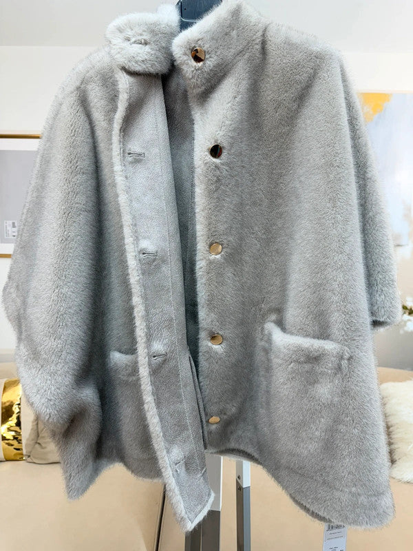 Giacca-poncho in ecopelliccia, taglia unica fino a 3XL