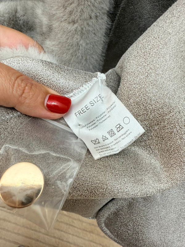 Giacca-poncho in ecopelliccia, taglia unica fino a 3XL