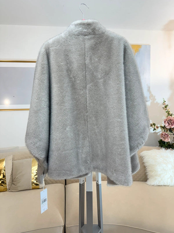 Giacca-poncho in ecopelliccia, taglia unica fino a 3XL