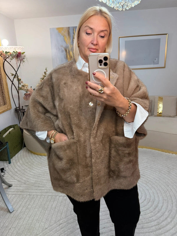 Poncho in eco-pelliccia beige