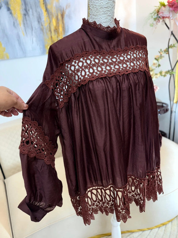 Blusa bordeaux con pizzo