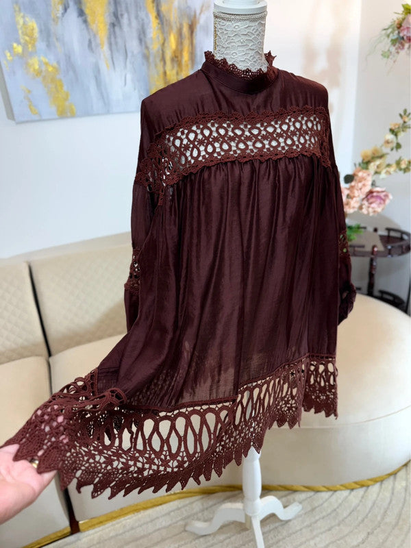 Blusa bordeaux con pizzo
