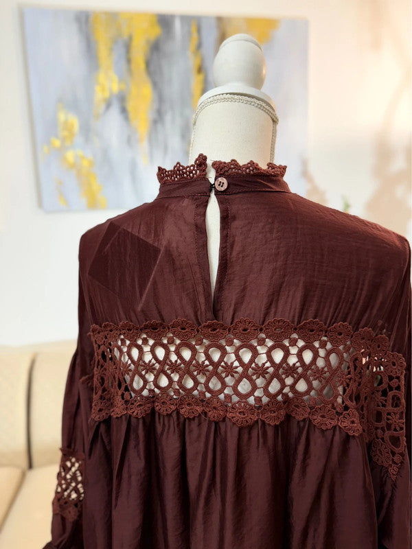 Blusa bordeaux con pizzo