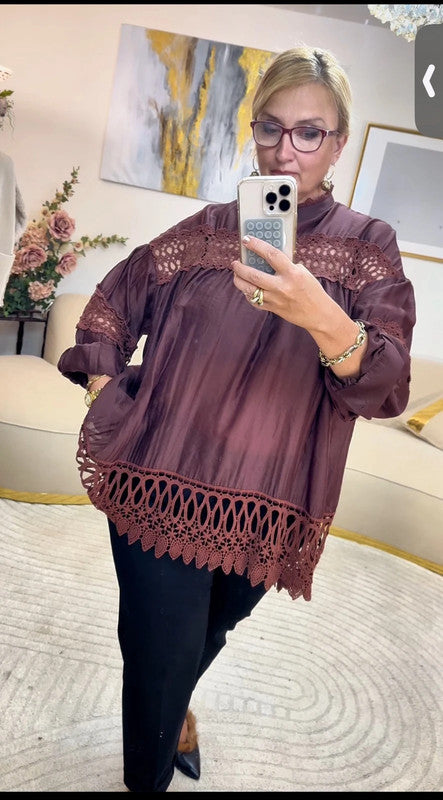 Blusa bordeaux con pizzo