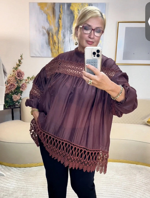 Blusa bordeaux con pizzo