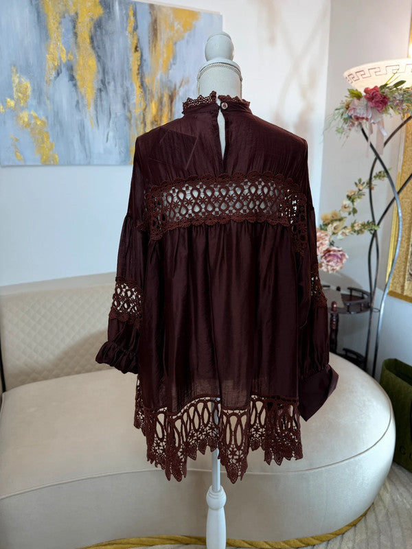 Blusa bordeaux con pizzo