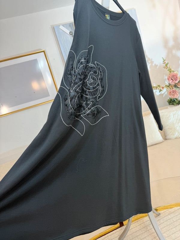 🌹Vestito longuette nero con rosa in rilievo