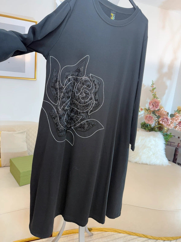 🌹Vestito longuette nero con rosa in rilievo