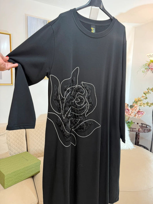 🌹Vestito longuette nero con rosa in rilievo