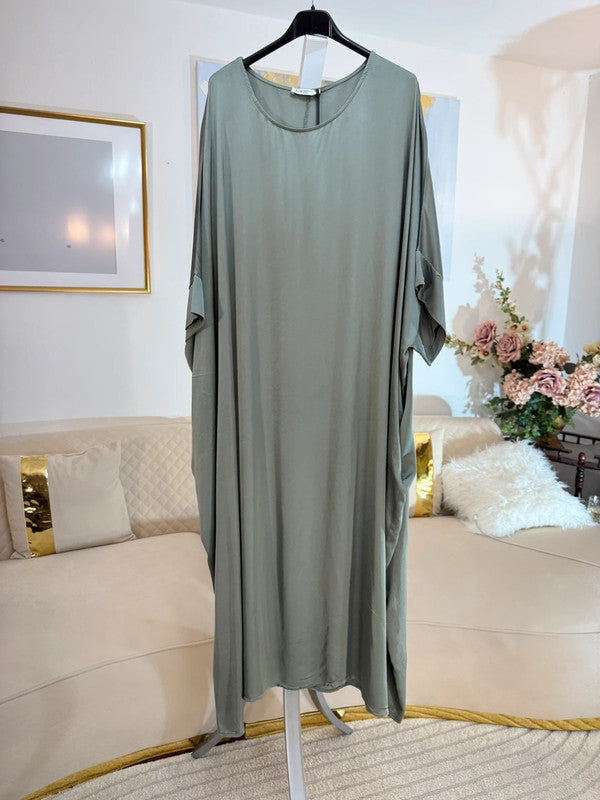 Vestito oversize fluido verde salvia Made in Italy
