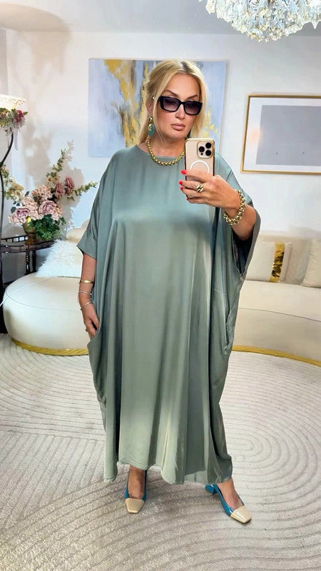 Vestito oversize fluido verde salvia Made in Italy