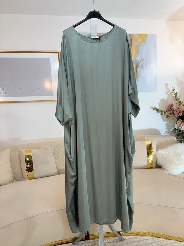 Vestito oversize fluido verde salvia Made in Italy