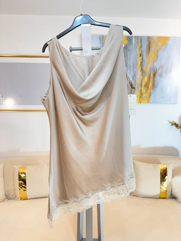 Top satinato con pizzo beige elegante oversize