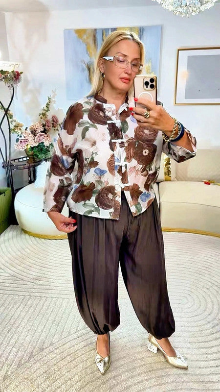 Blusa floreale elegante nei toni naturali 🤎