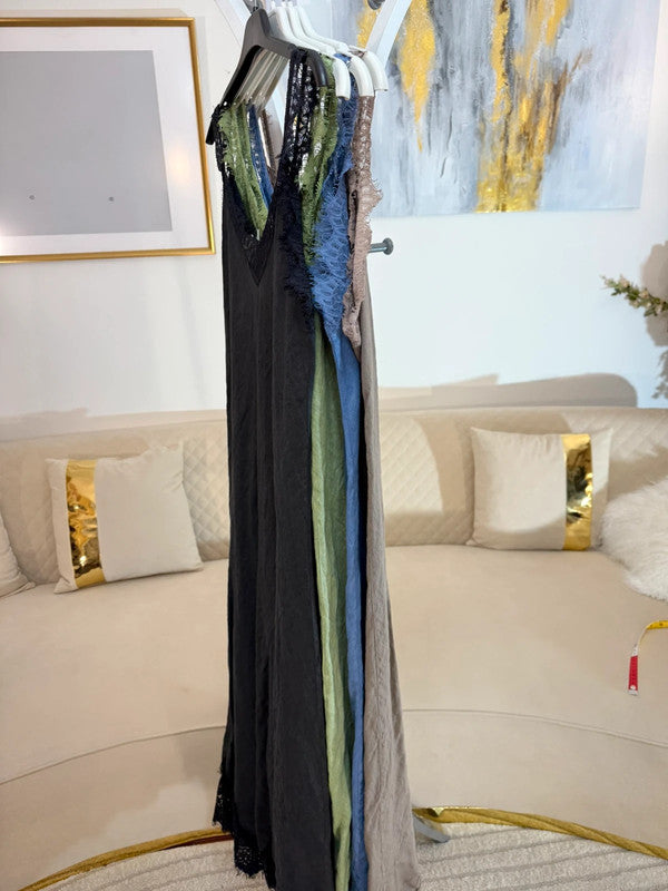 Vestito lungo in lino con pizzo – taglio in sbieco Made in Italy
