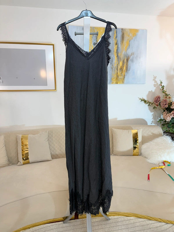 Vestito lungo in lino con pizzo – taglio in sbieco Made in Italy