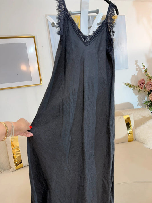 Vestito lungo in lino con pizzo – taglio in sbieco Made in Italy