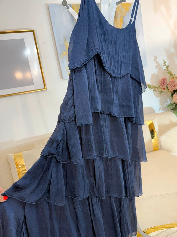 Vestito lungo blu scuro in seta e viscosa a balze