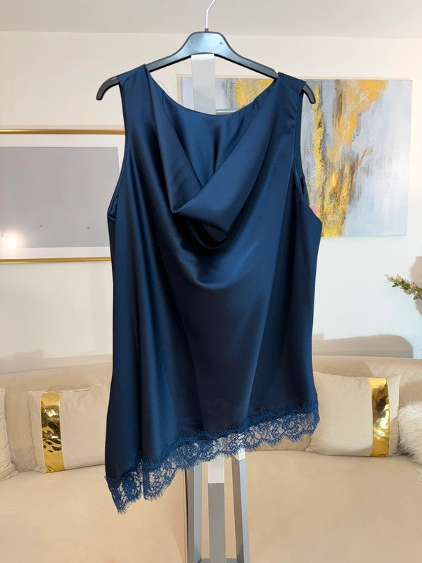 Top satinato con pizzo blu elegante oversize