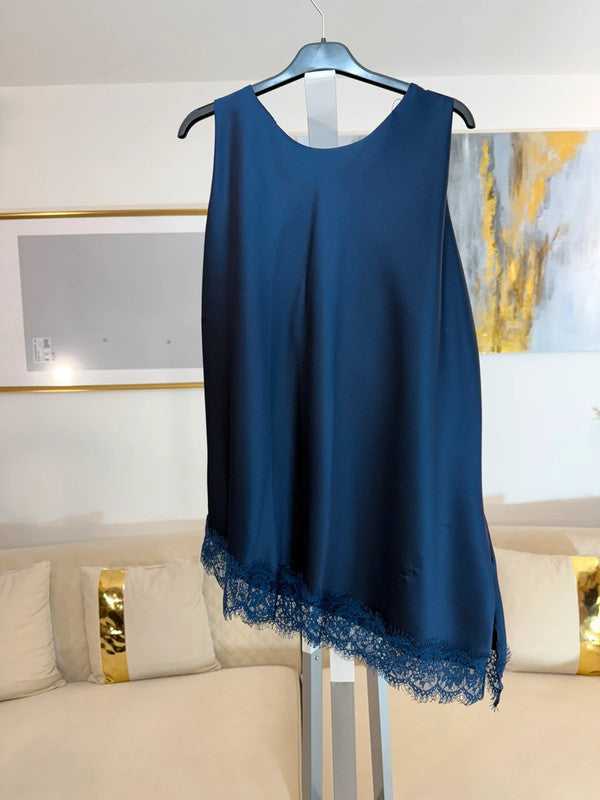 Top satinato con pizzo blu elegante oversize