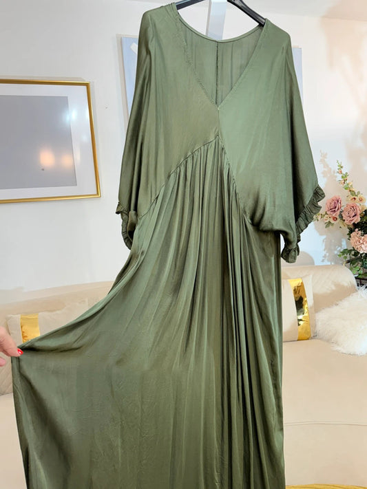 Vestito lungo oversize fluido verde oliva in viscosa Made in Italy
