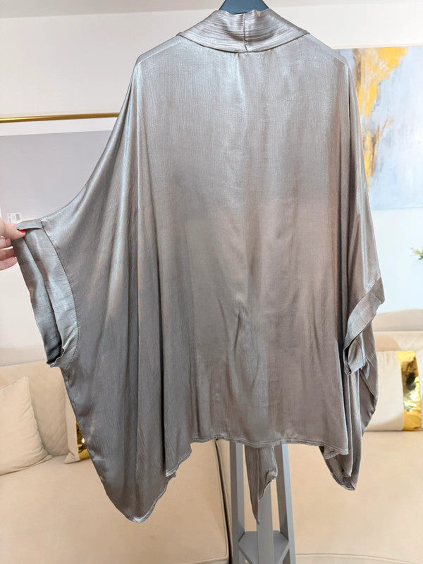 Kimono coprispalle oversize grigio perla satinato