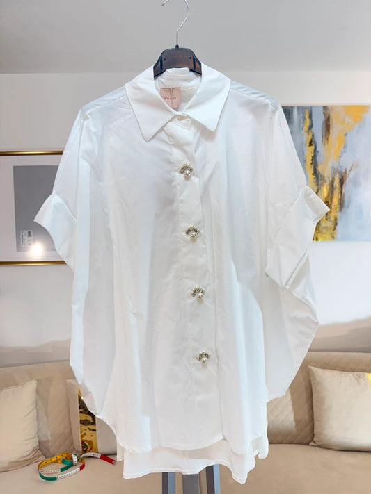 Camicia oversize bianca con bottoni gioiello perla 🤍