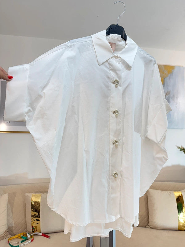 Camicia oversize bianca con bottoni gioiello perla 🤍
