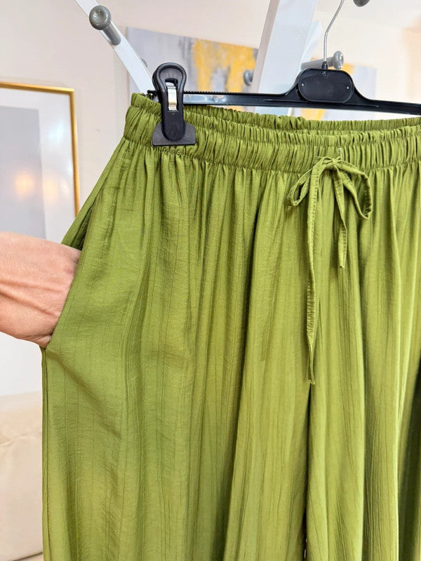 Pantaloni ampi verde oliva fluido 💚