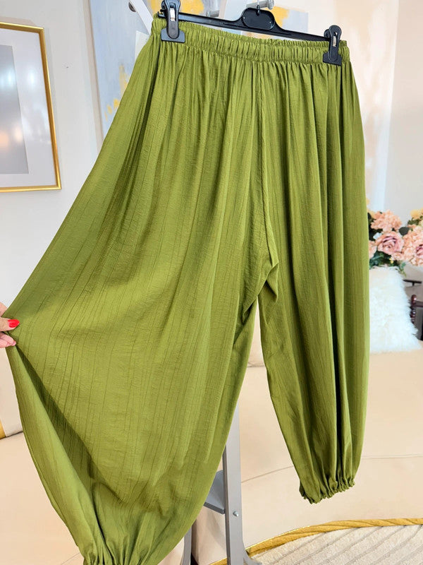 Pantaloni ampi verde oliva fluido 💚